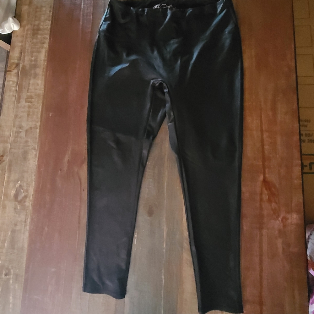 DG2 BY DIANE GILMAN WOMEN'S SIZE 1X BLACK LEATHER LIKE LEGGINGS DRESSY SEXY
